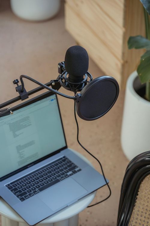 Google Introduces Feature to Converse with NotebookLM’s AI-Generated Podcasters